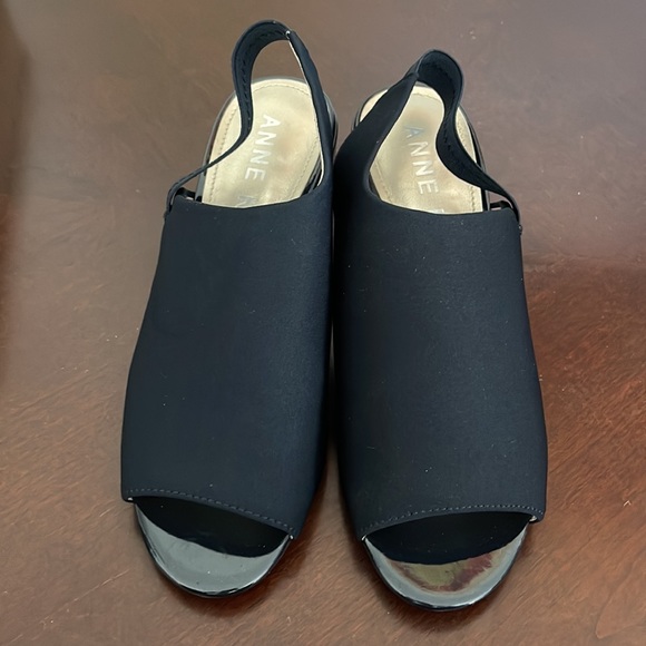 Anne Klein Slingback Navy Blue Heels - Picture 2 of 7